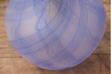 ヴィンテージ照明　海外製　つぼみのようなフォルムと淡いブルーが素敵なペンダントライト(吊り下げ照明、シェード、ビンテージ)(R-045508)