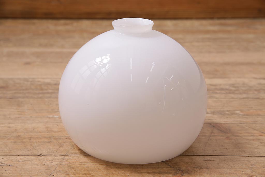 アンティーク照明　和製アンティーク　昭和初期　タッセル(飾り房)付き　丸い形が愛らしい吊り下げ照明(ペンダントライト、天井照明、電笠、シェード)(R-045509)