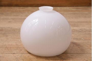 アンティーク照明　和製アンティーク　昭和初期　タッセル(飾り房)付き　丸い形が愛らしい吊り下げ照明(ペンダントライト、天井照明、電笠、シェード)(R-045509)