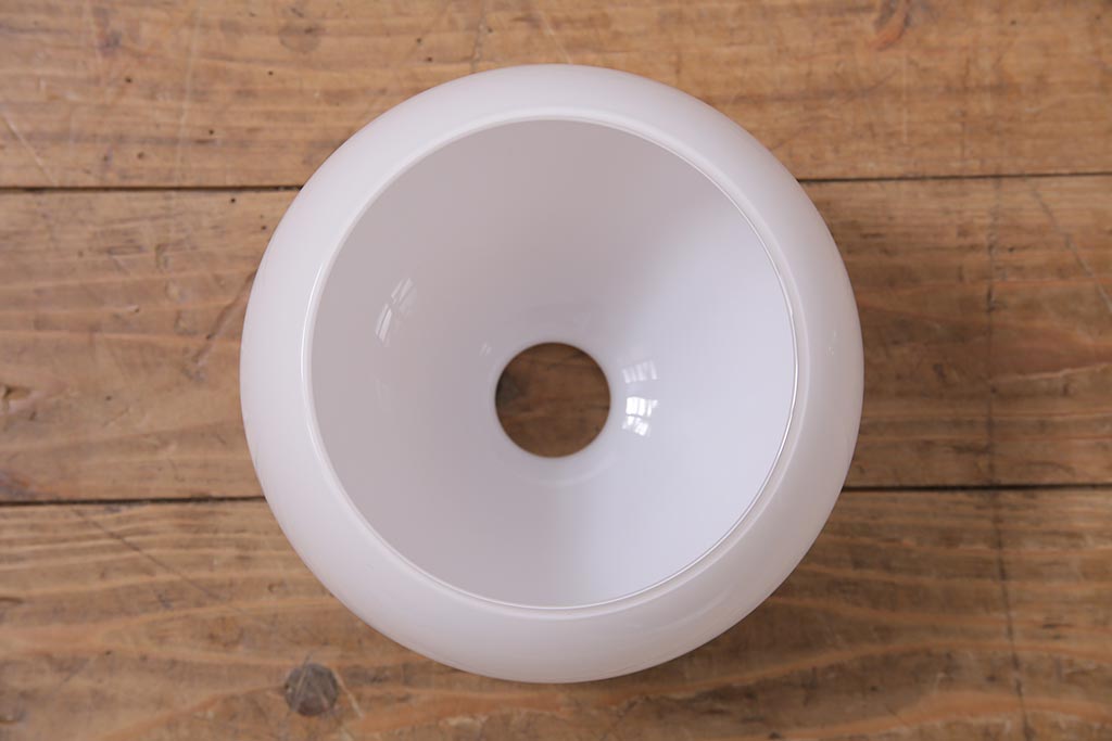 アンティーク照明　和製アンティーク　昭和初期　タッセル(飾り房)付き　丸い形が愛らしい吊り下げ照明(ペンダントライト、天井照明、電笠、シェード)(R-045509)