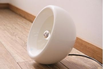 中古　深澤直人　Naoto Fukazawa　「Wan」　ホワイト　自由にポジショニングを変えられる照明(間接照明、床置き照明)(R-045511)