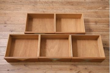 アンティーク家具　昭和中期　レトロな雰囲気のペイントが可愛らしいチェスト(引き出し、サイドチェスト)(R-045514)