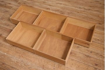 アンティーク家具　昭和中期　レトロな雰囲気のペイントが可愛らしいチェスト(引き出し、サイドチェスト)(R-045514)