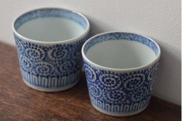 江戸〜明治期　古伊万里　蛸唐草文染付　蕎麦猪口2客(和食器)(R-045523)