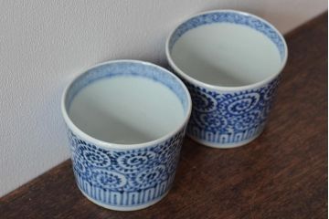 江戸〜明治期　古伊万里　蛸唐草文染付　蕎麦猪口2客(和食器)(R-045523)