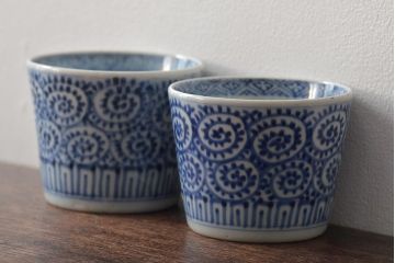 江戸〜明治期　古伊万里　蛸唐草文染付　蕎麦猪口2客(和食器)(R-045523)