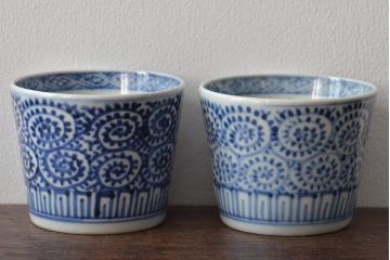 江戸〜明治期　古伊万里　蛸唐草文染付　蕎麦猪口2客(和食器)(R-045524)