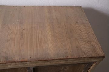 アンティーク家具　昭和初期　ストリップド(剥離)　すっきりとした佇まいのレトロなガラス戸棚(収納棚、食器棚、キャビネット)(R-045532)