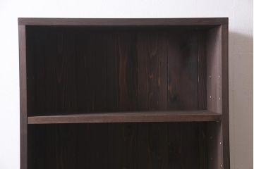 カタログ掲載品　ラフジュ工房オリジナル　無垢材使用　シンプルで使い勝手の良いレトロな薄型ブックシェルフ(収納棚、本棚、ウッドシェルフ)(R-045533)