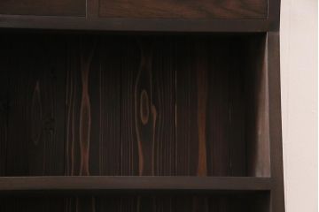 カタログ掲載品　ラフジュ工房オリジナル　無垢材使用　シンプルで使い勝手の良いレトロな薄型ブックシェルフ(収納棚、本棚、ウッドシェルフ)(R-045533)