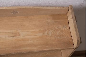 アンティーク家具　昭和初期　ストリップド(剥離)　栓材　楔式　透かしがおしゃれな本棚(飾り棚、シェルフ)(R-045558)
