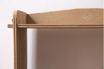 アンティーク家具　昭和初期　ストリップド(剥離)　栓材　楔式　透かしがおしゃれな本棚(飾り棚、シェルフ)(R-045558)