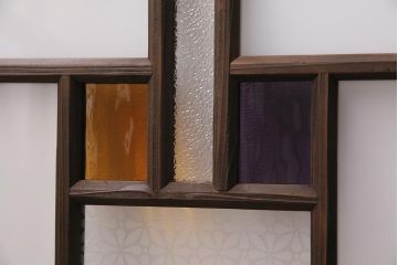 ラフジュ工房オリジナル　古建具リメイク　ダイヤガラス・すりガラス・花菱文様ガラス　大正ロマン薫るキャビネット(ガラス戸棚、収納棚)(R-045559)