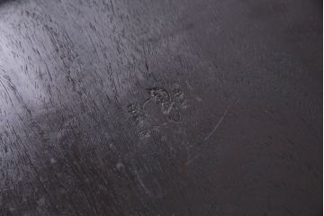 アンティーク雑貨　大正昭和初期　唐木　カリン材　柿印　飾る物を引き立てる巻花台(巻足花台、飾り台、花台、花梨材)(R-045561)