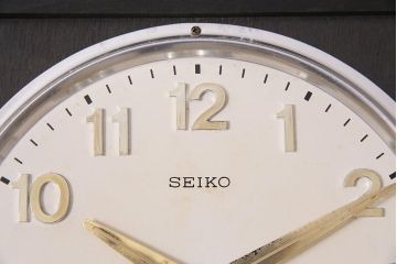 アンティーク時計　昭和レトロ　SEIKO(セイコー)　30DAY　電池式　金色の文字がお洒落な柱時計(掛け時計)(R-045565)