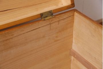 アンティーク雑貨　昭和レトロ　ヒノキ材　温かみのある質感が魅力の木製収納ボックス(小物入れ、収納箱、木箱)(R-045580)