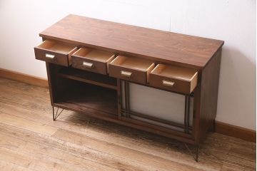 ラフジュ工房オリジナル　昭和初期　古建具リメイク　すりガラス　引き出し付き　レトロな雰囲気の鉄脚付リビングボード(収納棚、戸棚、テレビ台、キャビネット)(R-045581)