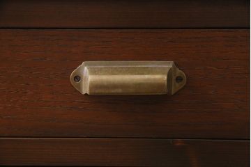 ラフジュ工房オリジナル　昭和初期　古建具リメイク　すりガラス　引き出し付き　レトロな雰囲気の鉄脚付リビングボード(収納棚、戸棚、テレビ台、キャビネット)(R-045581)