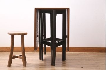 ヴィンテージ家具　北欧ビンテージ　スタイリッシュなデザインのバタフライテーブル(ダイニングテーブル)(R-045582)