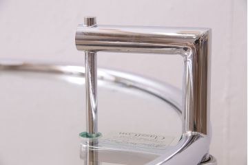 中古　Cassinaixc.(カッシーナイクスシー)取り扱い　ClassiCon(クラシコン)　Eileen Gray(アイリーン・グレイ)　ADJUSTABLE TABLE(アジャスタブルテーブル)　E1027　サイドテーブル(定価約15万円)(ガラステーブル、ラウンドテーブル)(R-045583)