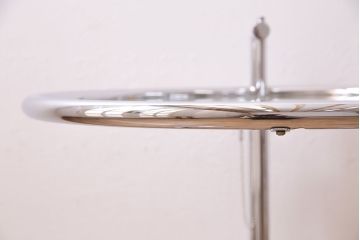 中古　Cassinaixc.(カッシーナイクスシー)取り扱い　ClassiCon(クラシコン)　Eileen Gray(アイリーン・グレイ)　ADJUSTABLE TABLE(アジャスタブルテーブル)　E1027　サイドテーブル(定価約15万円)(ガラステーブル、ラウンドテーブル)(R-045583)