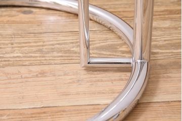 中古　Cassinaixc.(カッシーナイクスシー)取り扱い　ClassiCon(クラシコン)　Eileen Gray(アイリーン・グレイ)　ADJUSTABLE TABLE(アジャスタブルテーブル)　E1027　サイドテーブル(定価約15万円)(ガラステーブル、ラウンドテーブル)(R-045583)