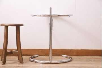 中古　Cassinaixc.(カッシーナイクスシー)取り扱い　ClassiCon(クラシコン)　Eileen Gray(アイリーン・グレイ)　ADJUSTABLE TABLE(アジャスタブルテーブル)　E1027　サイドテーブル(定価約15万円)(ガラステーブル、ラウンドテーブル)(R-045583)
