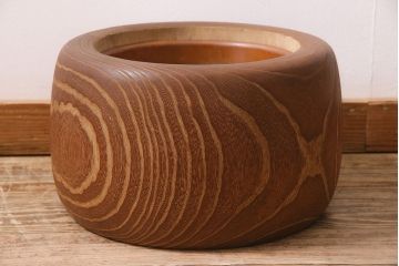 アンティーク雑貨　昭和初期　大胆な杢目が目を引く桐火鉢(木製火鉢、手あぶり)(R-045586)