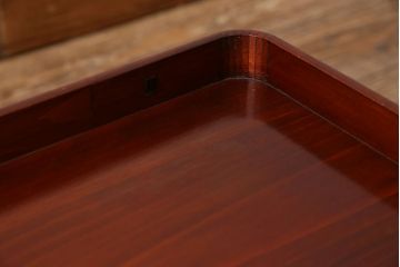 アンティーク雑貨　昭和初期　漆塗りの朱が美しい脚付きお膳(漆器)(R-045589)