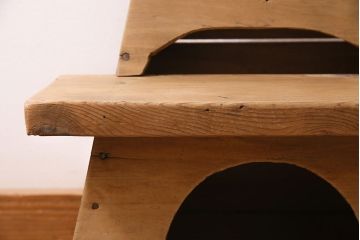 アンティーク家具　昭和初期　ストリップド(剥離)　杉材・ヒノキ材　木の風合いが楽しめるレトロな踏み台(花台)(R-045590)