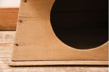 アンティーク家具　昭和初期　ストリップド(剥離)　杉材・ヒノキ材　木の風合いが楽しめるレトロな踏み台(花台)(R-045590)