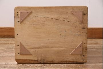アンティーク家具　昭和初期　ストリップド(剥離)　杉材・ヒノキ材　木の風合いが楽しめるレトロな踏み台(花台)(R-045590)