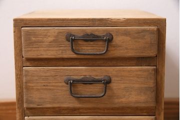 アンティーク家具　ストリップド(剥離)　昭和初期　桐材　素朴な雰囲気が魅力の小引き出し(小物入れ、卓上収納)(R-045591)