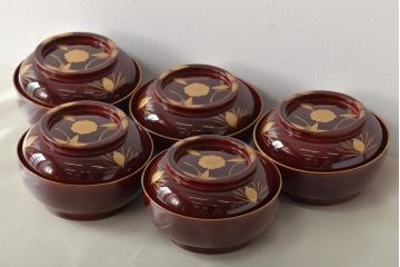 大正〜昭和初期　梅に松ぼっくり　折鶴蒔絵　木製椀5客(蓋付き椀、お椀)(R-045610)