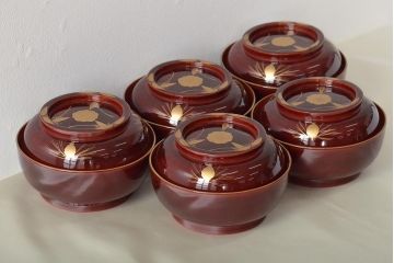 大正〜昭和初期　梅に松ぼっくり　折鶴蒔絵　木製椀5客(蓋付き椀、お椀)(R-045610)