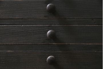 アンティーク家具　栗・杉材　メンズライクなペイントカラーのサイドチェスト(小引き出し)(R-045619)