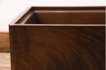 アンティーク雑貨　昭和初期　指物家具　桑材　美しい木目の角火鉢(木製火鉢、箱火鉢)(R-045620)