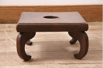アンティーク家具　総ケヤキ材　和風スタイルにぴったりな小さな花台(飾り台)(R-045622)