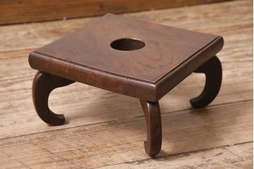 アンティーク家具　総ケヤキ材　和風スタイルにぴったりな小さな花台(飾り台)(R-045622)