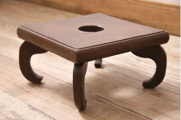 アンティーク家具　総ケヤキ材　和風スタイルにぴったりな小さな花台(飾り台)(R-045622)