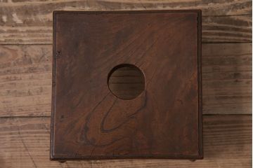 アンティーク家具　総ケヤキ材　和風スタイルにぴったりな小さな花台(飾り台)(R-045622)