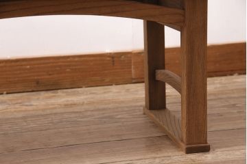 アンティーク家具　昭和初期　ストリップド(剥離)　総ケヤキ材　アーチのデザインが目を引く花台(ローテーブル、豆ちゃぶ台)(R-045624)