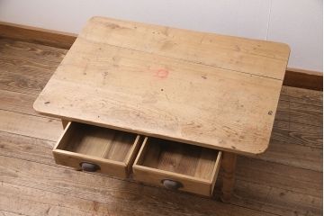 アンティーク家具　昭和初期　ストリップド(剥離)　ヒノキ材　挽き物の脚がお洒落な文机(座机、ローテーブル)(R-045629)