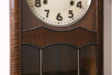 アンティーク時計　昭和レトロ　Meiji(明治時計社)　電池式　意匠が細かいシックな掛け時計(柱時計)(R-045633)
