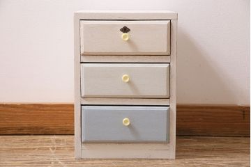 レトロ家具　ペイント　ナチュラルやフレンチスタイルにぴったりな小引き出し(小物収納)(R-045638)