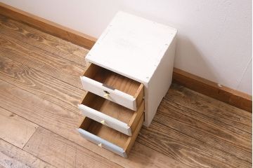 レトロ家具　ペイント　ナチュラルやフレンチスタイルにぴったりな小引き出し(小物収納)(R-045638)