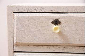 レトロ家具　ペイント　ナチュラルやフレンチスタイルにぴったりな小引き出し(小物収納)(R-045638)