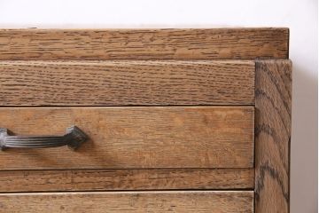 アンティーク家具　昭和初期　ナラ材　引き出し17杯・仕切り板付き　味わい深い木味が魅力の縦長チェスト(サイドチェスト、引き出し)(R-045641)