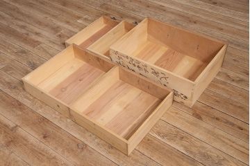 アンティーク家具　明治期　ストリップド(剥離)　前面ケヤキ材　力強い杢目が楽しめる収納箪笥(収納棚、帳場箪笥)(R-045642)