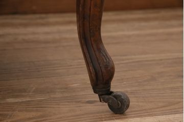 ヴィンテージ家具　フランスビンテージ　キャスター付き　マホガニー材製の優雅なアームソファ(2人掛け、3人掛け)(R-045643)